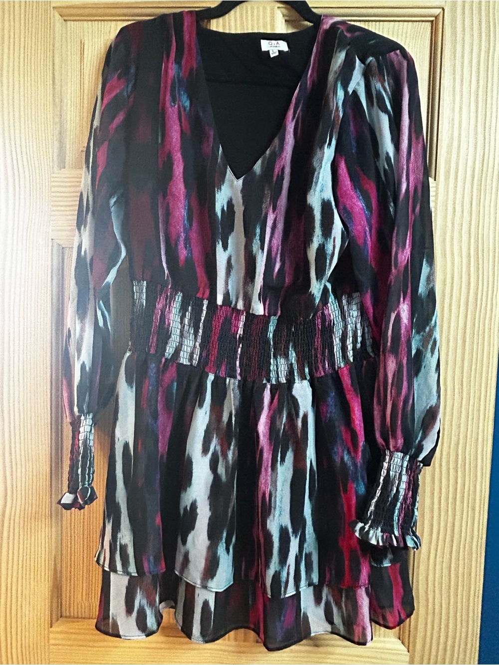 Women’s  Black, Magenta & Teal V-Neck Long Sleeve dress Size Large